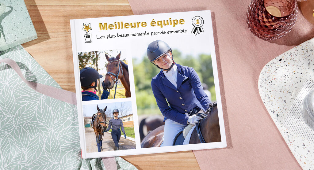 Un album photo affectueux avec des souvenirs personnels de moments équestres. Les images montrent des gens heureux avec des chevaux.
