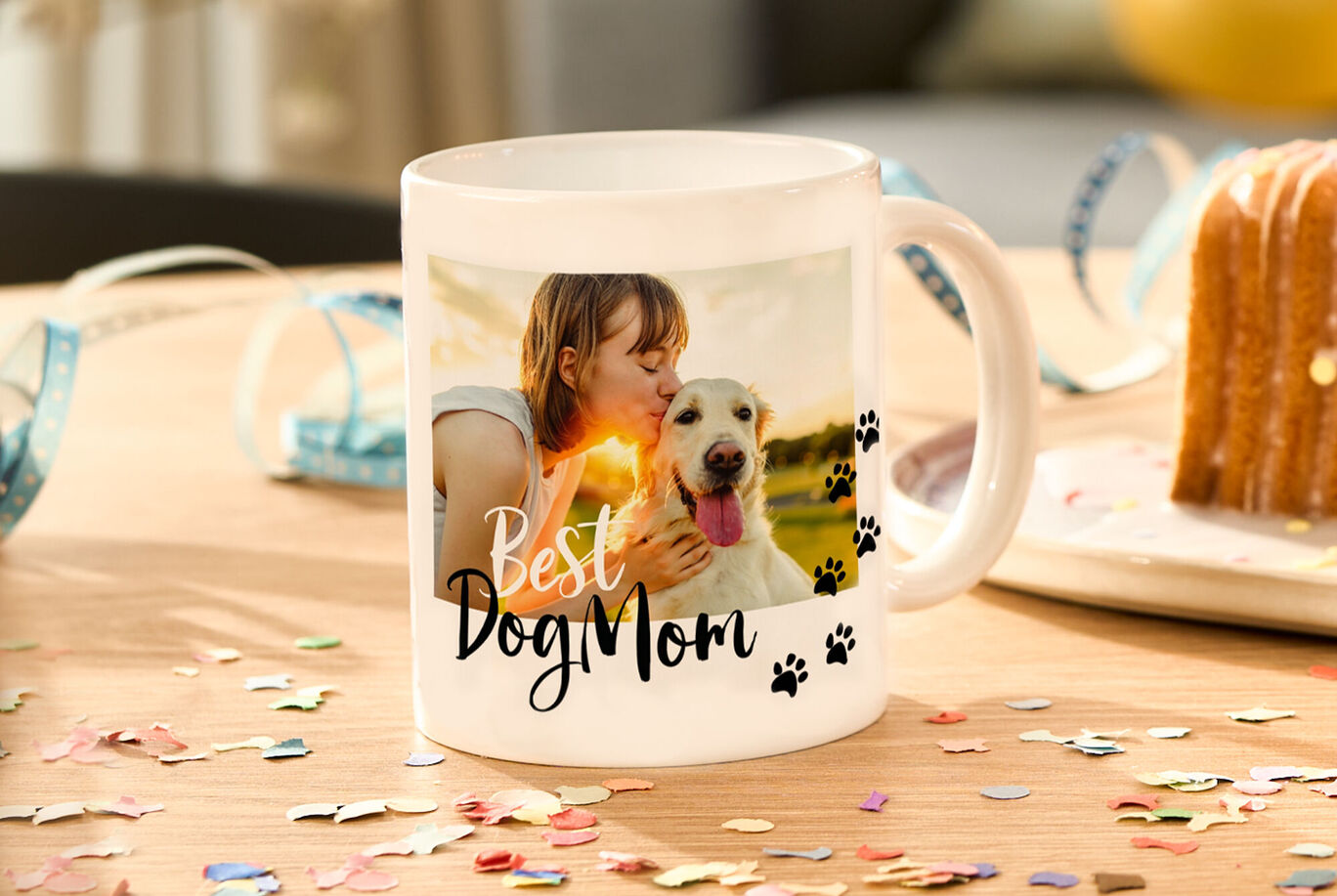 Tasse avec le texte 'Meilleure Maman de Chien' et une image d'un chien.